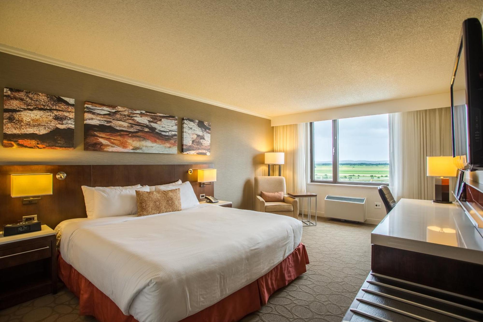 Delta Hotels By Marriott Saguenay Conference Centre Exterior photo
